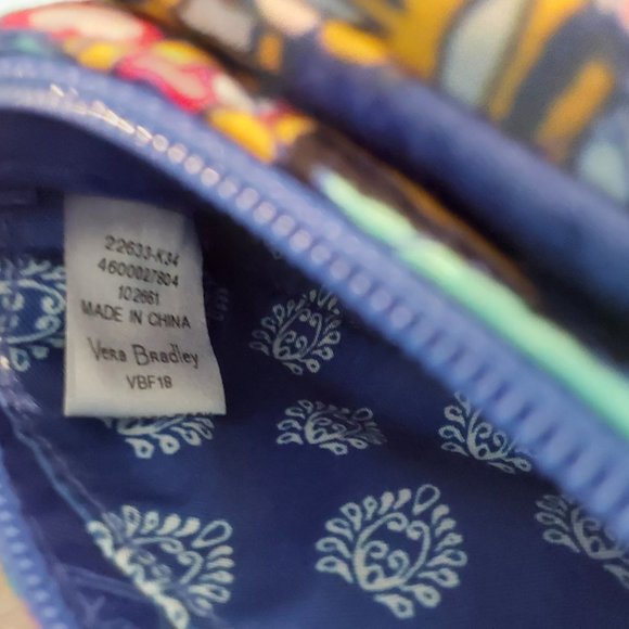 Vera Bradley Coin Purse With Key Ring and ID Window Excellent Condition - Picture 4 of 4